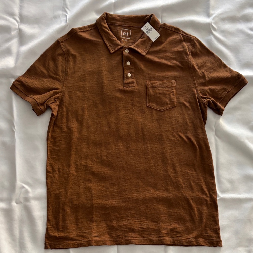 GAP Men's Chest-Pocket Polo in Warm Brown